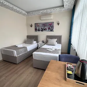 2* Отель Ueskuedar